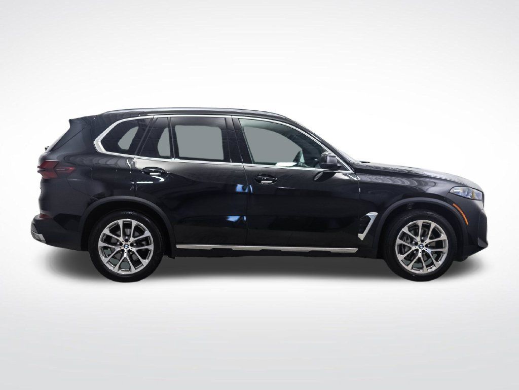 Used 2024 BMW X5 xDrive40i w/ Premium Package AWD/4WD image 6