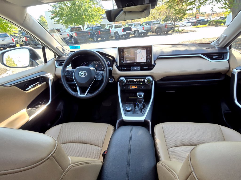 Used 2021 Toyota RAV4 Limited AWD/4WD image 17