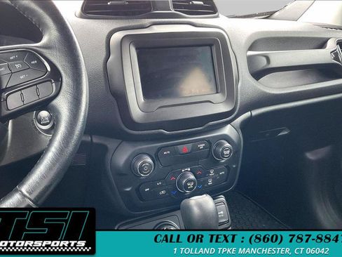 Used 2020 Jeep Renegade Altitude AWD/4WD image 6