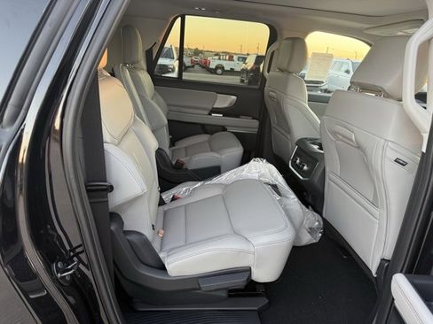 New 2025 Ford Expedition Max Active image 10