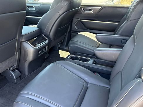 Used 2025 INFINITI QX80 Pure RWD image 5