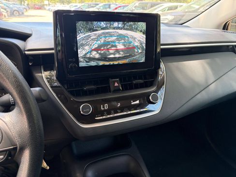 Used 2025 Toyota Corolla LE FWD image 18
