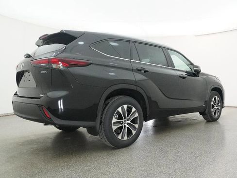 New 2026 Toyota Highlander XLE image 27