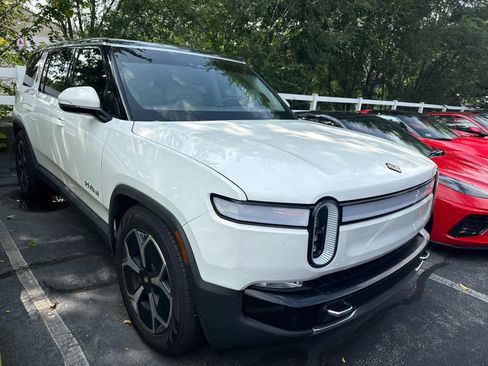 Used 2023 Rivian R1S Adventure Dual AWD/4WD image 1