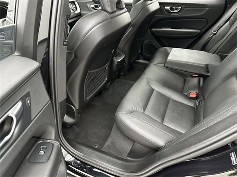 Certified 2025 Volvo XC60 B5 Plus image 23