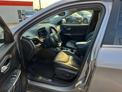 Used 2021 Jeep Cherokee Limited w/ Elite Package AWD/4WD image 56
