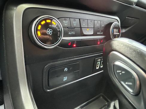 Used 2018 Ford EcoSport SE w/ SE Convenience Package image 17