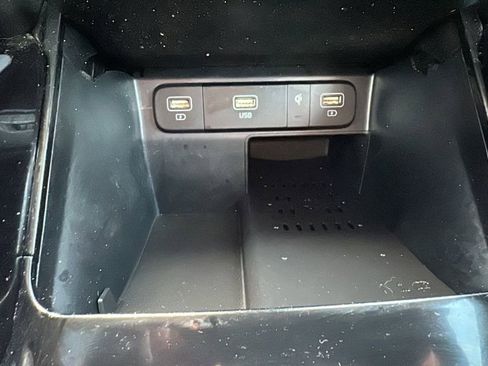 Used 2023 Kia Sorento SX image 30