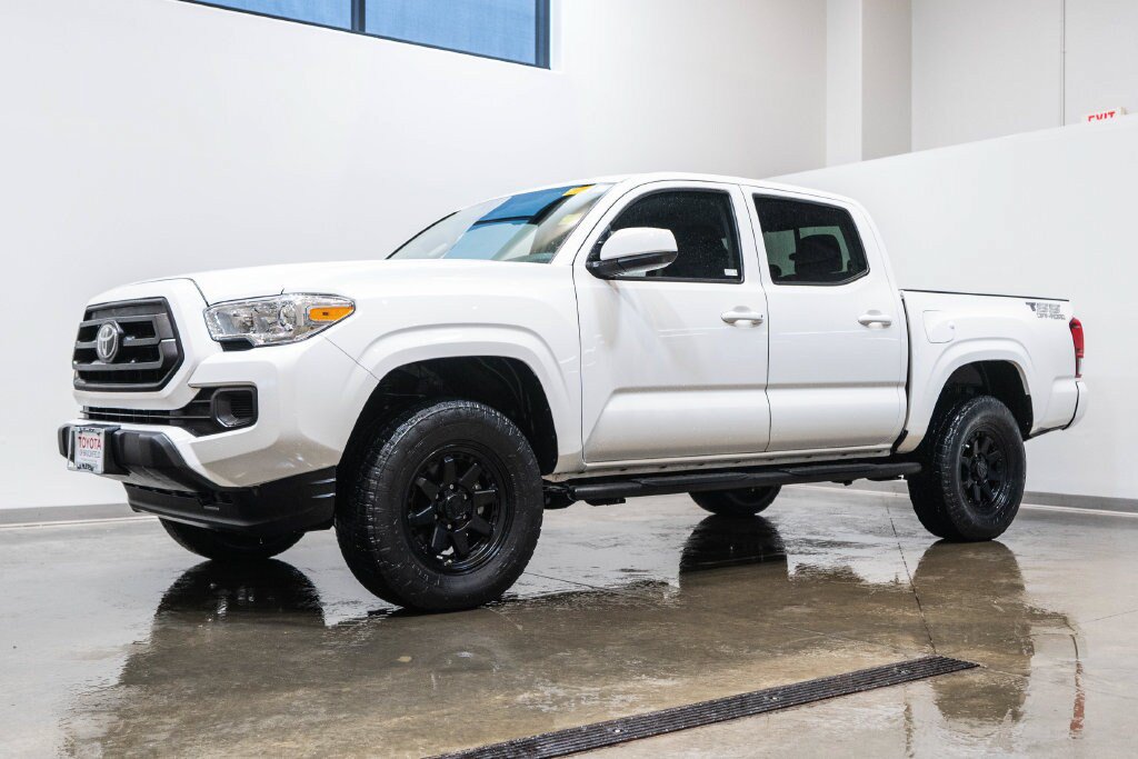 Used 2023 Toyota Tacoma SR AWD/4WD image 3
