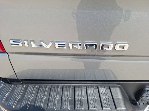 Used 2025 Chevrolet Silverado 1500 LT RWD image 13