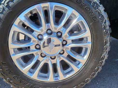 Used 2020 Chevrolet Silverado 2500 High Country w/ Z71 Off-Road Package image 12