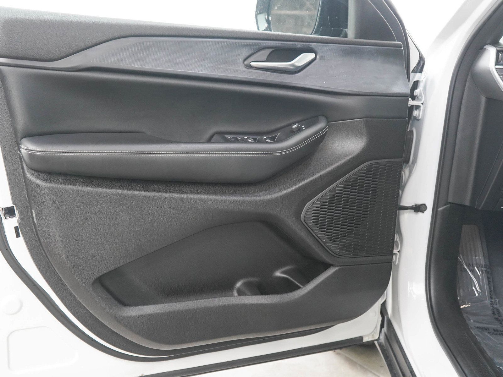Used 2023 Jeep Grand Cherokee L Laredo AWD/4WD image 19