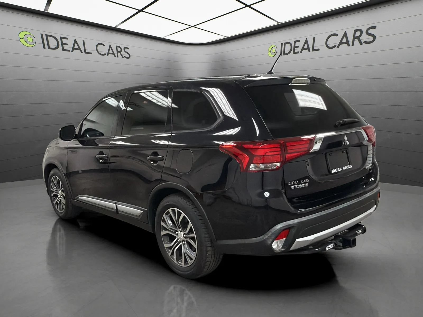 Used 2016 Mitsubishi Outlander SE FWD image 3