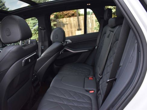 Used 2024 BMW X5 xDrive40i w/ M Sport Package AWD/4WD image 14