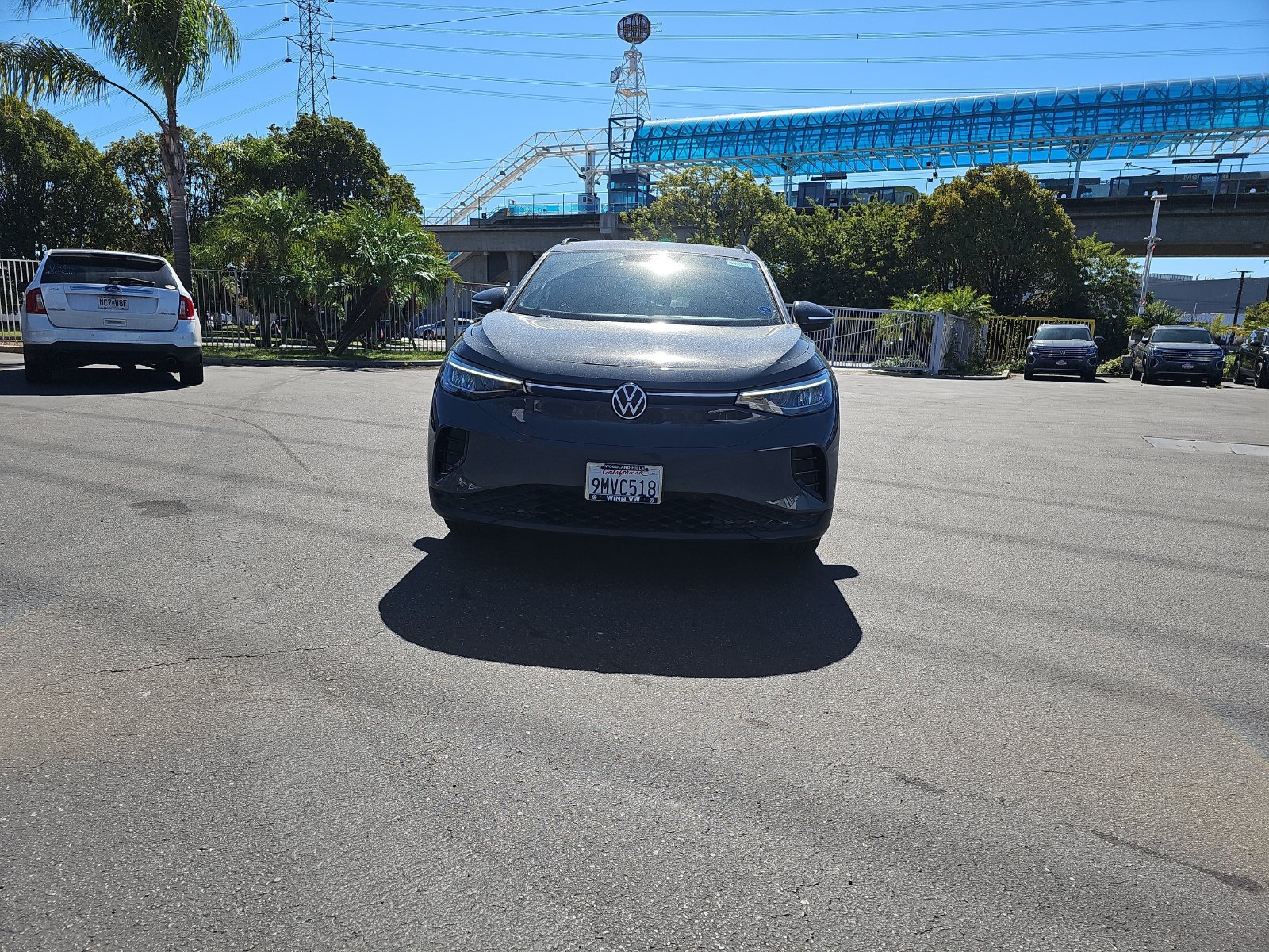 Used 2024 Volkswagen ID.4 2WD image 2