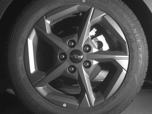 Used 2025 Kia K4 LXS image 14