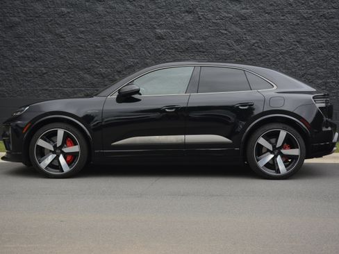 Certified 2025 Porsche Macan Turbo Electric AWD/4WD image 2