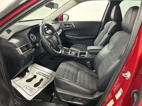 Used 2023 Mitsubishi Outlander SE AWD/4WD image 9