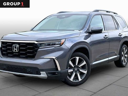 Certified 2025 Honda Pilot Touring image 1