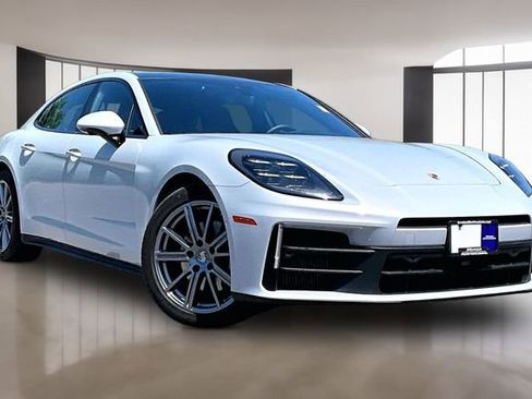Used 2025 Porsche Panamera RWD image 3