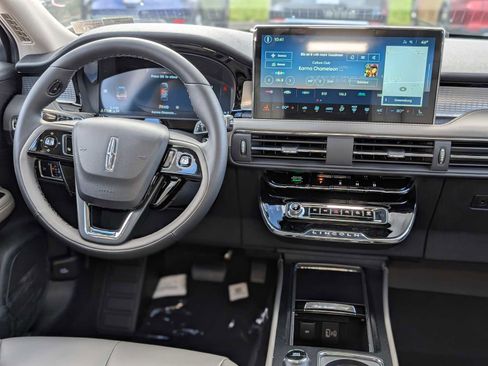 New 2026 Lincoln Corsair Premiere AWD/4WD image 5