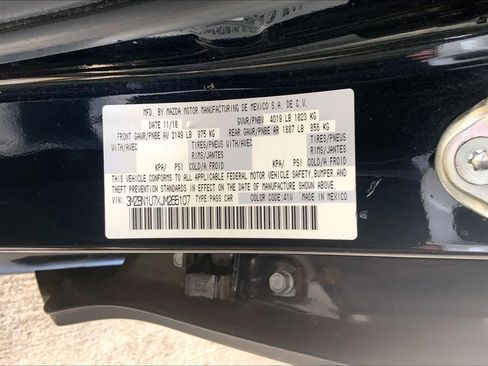 Used 2018 MAZDA MAZDA3 Sport FWD image 30