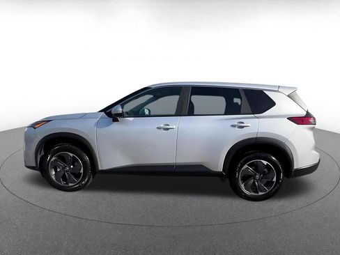 Used 2025 Nissan Rogue SV FWD image 9