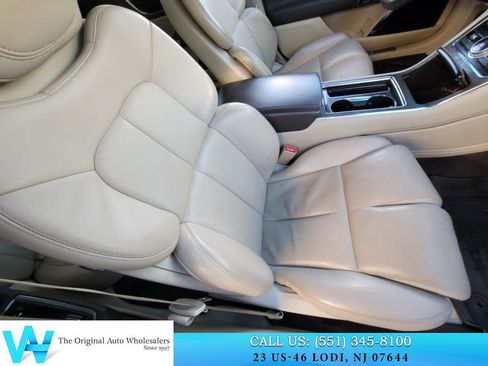 Used 2017 Lincoln Continental Select image 16