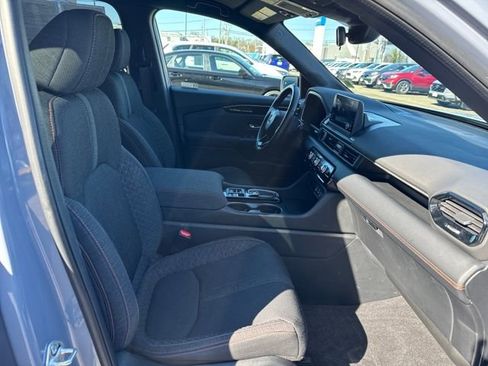 Used 2023 Honda Pilot Sport image 18