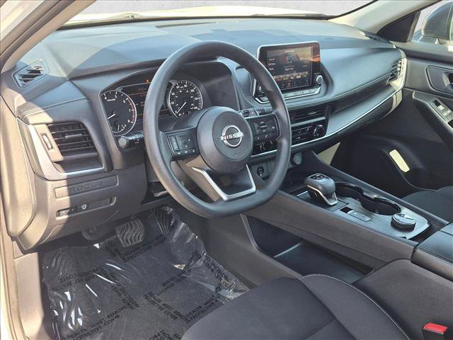 Used 2024 Nissan Rogue S AWD/4WD image 10