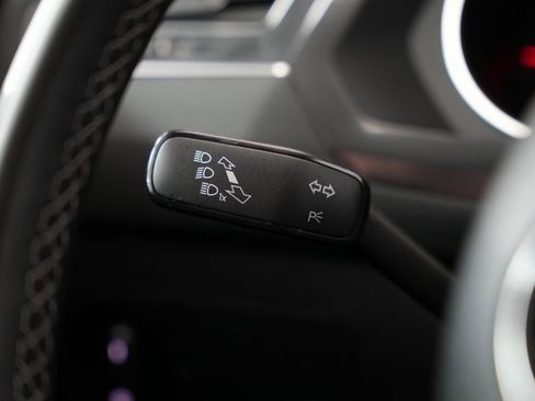 Used 2021 Volkswagen Tiguan SE w/ Panoramic Sunroof Package image 14