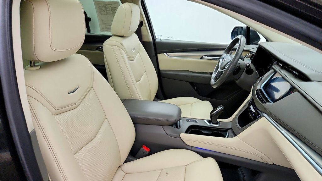 Used 2018 Cadillac XT5 Premium Luxury FWD image 23