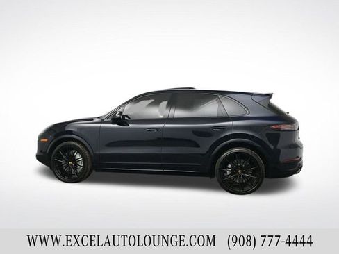 Used 2021 Porsche Cayenne Turbo w/ Premium Package Plus image 3
