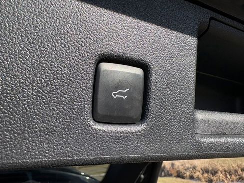 Used 2024 Ford Escape ST-Line image 18