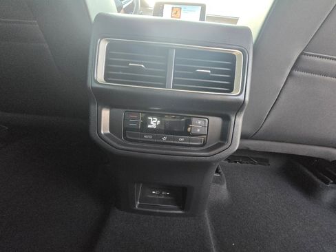 New 2026 Volkswagen Atlas SE image 15