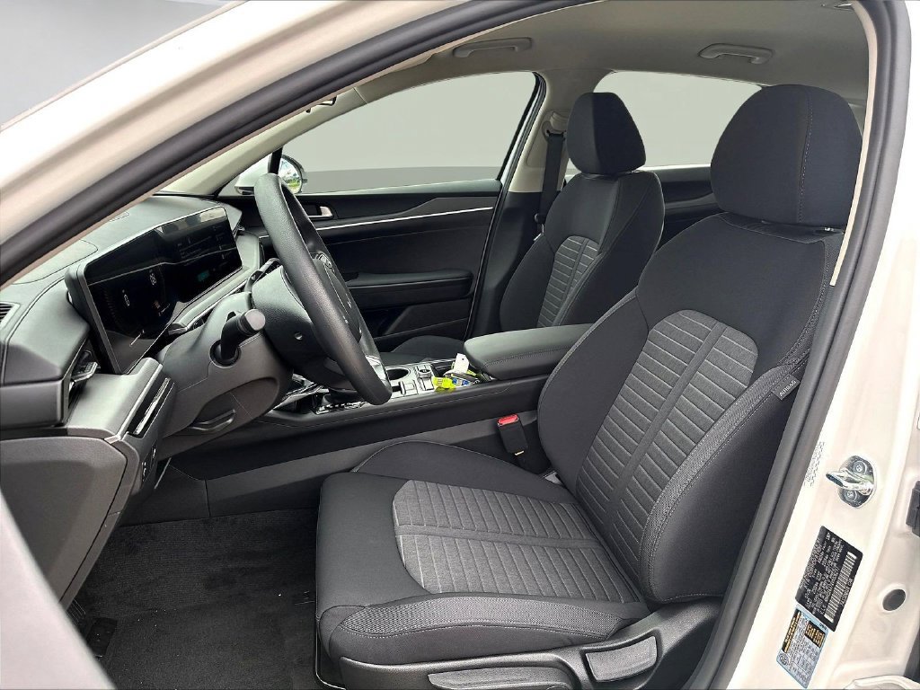 New 2027 Kia K5 LXS FWD image 11