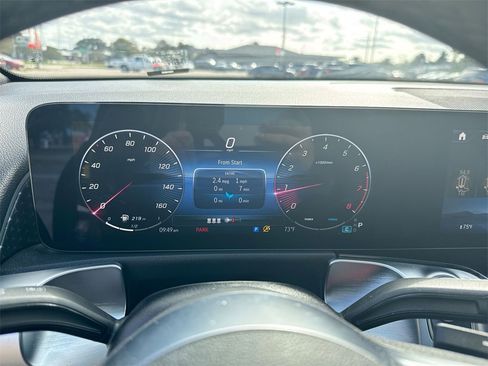 Used 2024 Mercedes-Benz GLB 250 4MATIC image 21