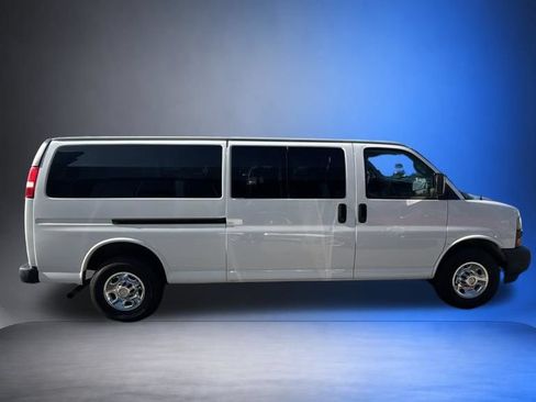 Used 2019 Chevrolet Express 3500 LS RWD image 5