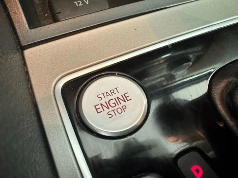 Used 2022 Volkswagen Passat 2.0T SE image 17