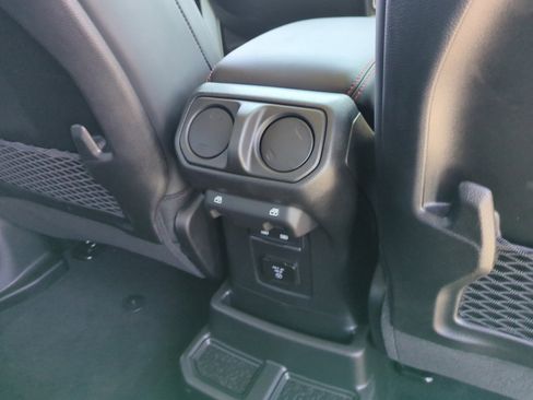 New 2025 Jeep Wrangler Unlimited Rubicon w/ Steel Bumper Group image 32