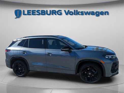 New 2026 Volkswagen Tiguan SE R-Line image 15