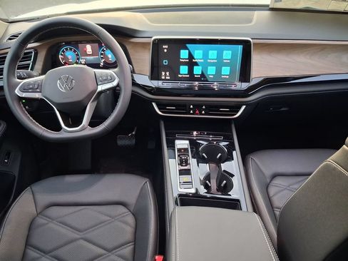 New 2026 Volkswagen Atlas SE FWD image 5