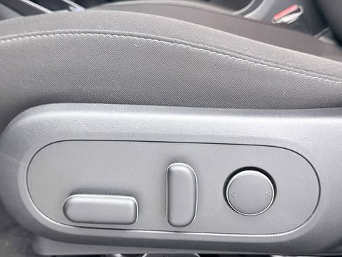 Used 2024 Hyundai Kona SEL FWD image 25