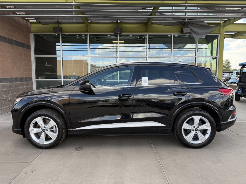 Used 2023 Audi Q4 e-tron Premium Plus w/ Premium Plus AWD/4WD image 7