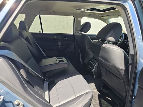 Used 2018 Subaru Outback 3.6R Limited w/ 50th Anniversary Edition AWD/4WD image 13