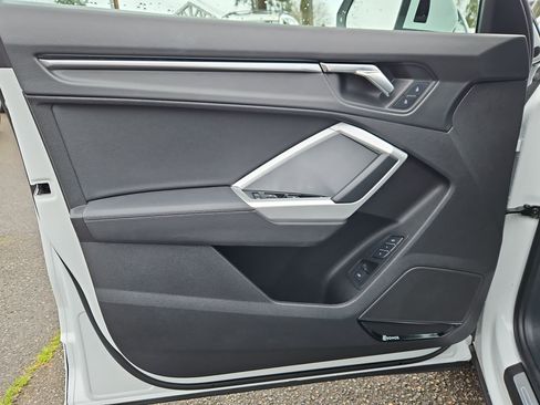 Used 2023 Audi Q3 2.0T Premium Plus w/ Premium Plus Package image 9