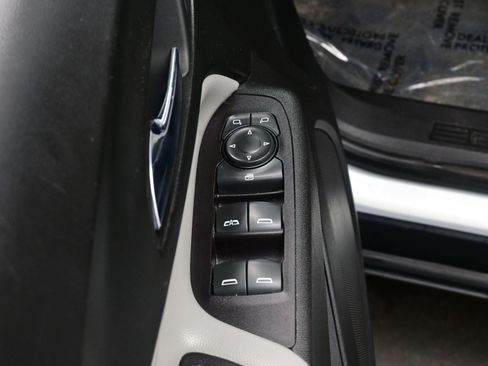 Used 2019 Chevrolet Equinox LS image 10