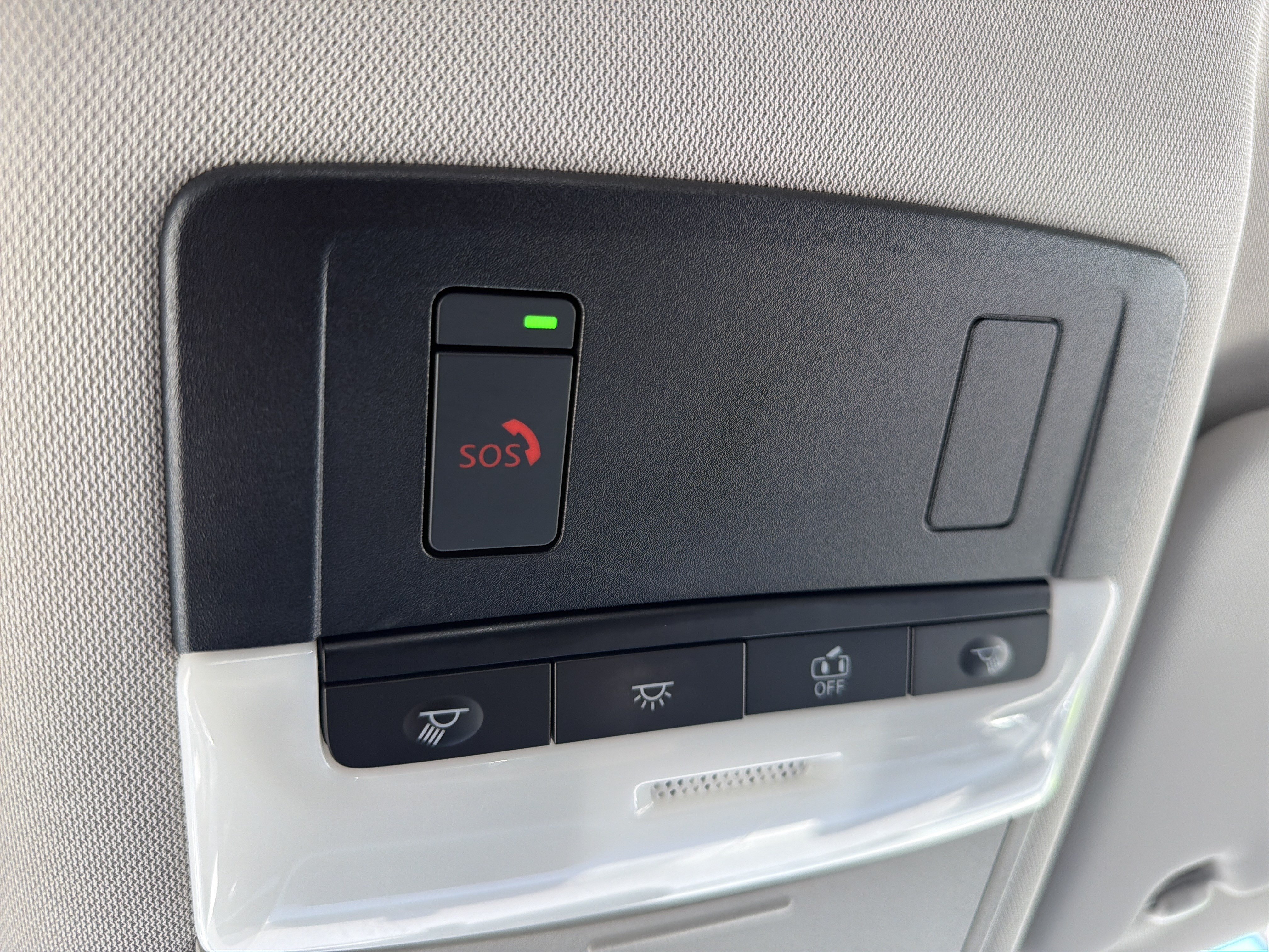 Used 2023 Nissan Rogue SV FWD image 5