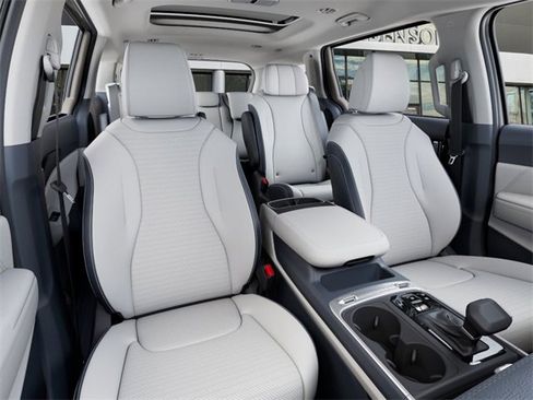 New 2026 Kia Carnival SX Prestige image 16