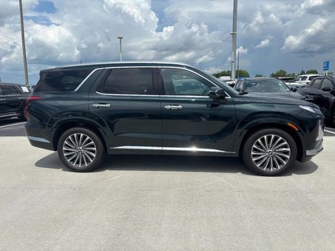 Used 2024 Hyundai Palisade Calligraphy image 2